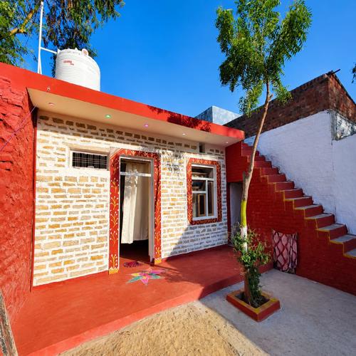 Seema Homestay, Aiti